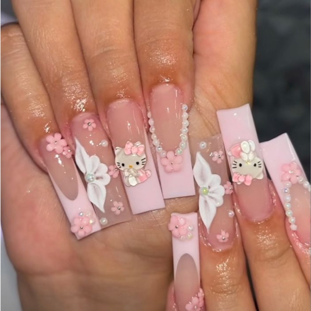 Beautiful Press On Nails Made your way!!